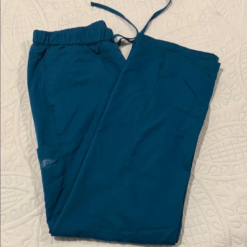 Dickies Dynamix carribean blue scrub pants.